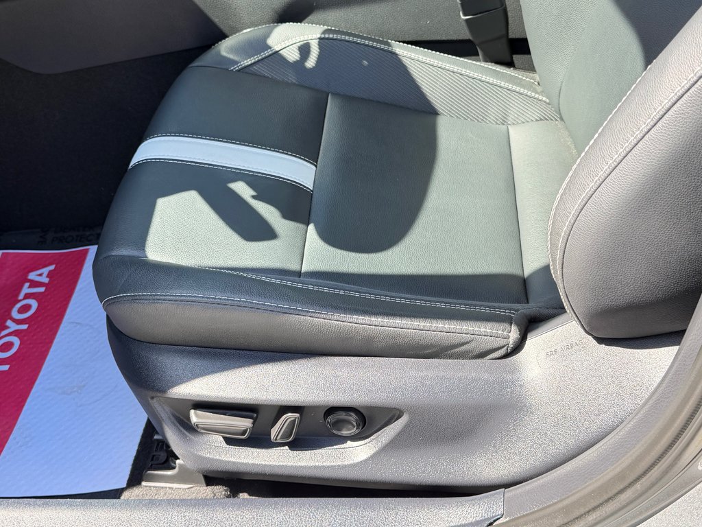 2025 Toyota Camry SE + GROUPE TOIT + AWD / MOINS CHER AU QUÉBEC / in Thetford Mines, Quebec - 32 - w1024h768px