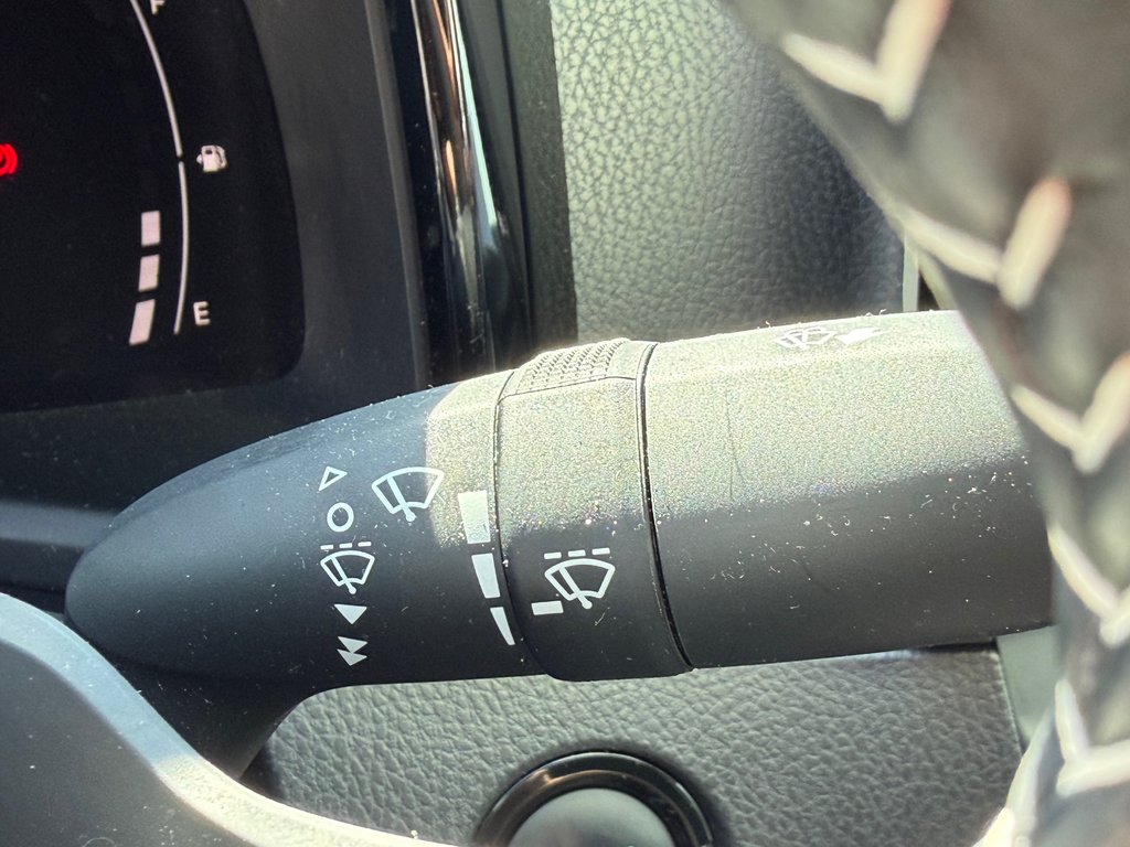 2025 Toyota Camry SE + GROUPE TOIT + AWD / MOINS CHER AU QUÉBEC / in Thetford Mines, Quebec - 39 - w1024h768px