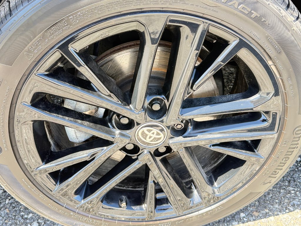 2025 Toyota Camry SE + GROUPE TOIT + AWD / MOINS CHER AU QUÉBEC / in Thetford Mines, Quebec - 14 - w1024h768px