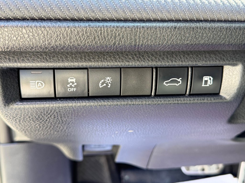 2025 Toyota Camry SE + GROUPE TOIT + AWD / MOINS CHER AU QUÉBEC / in Thetford Mines, Quebec - 33 - w1024h768px