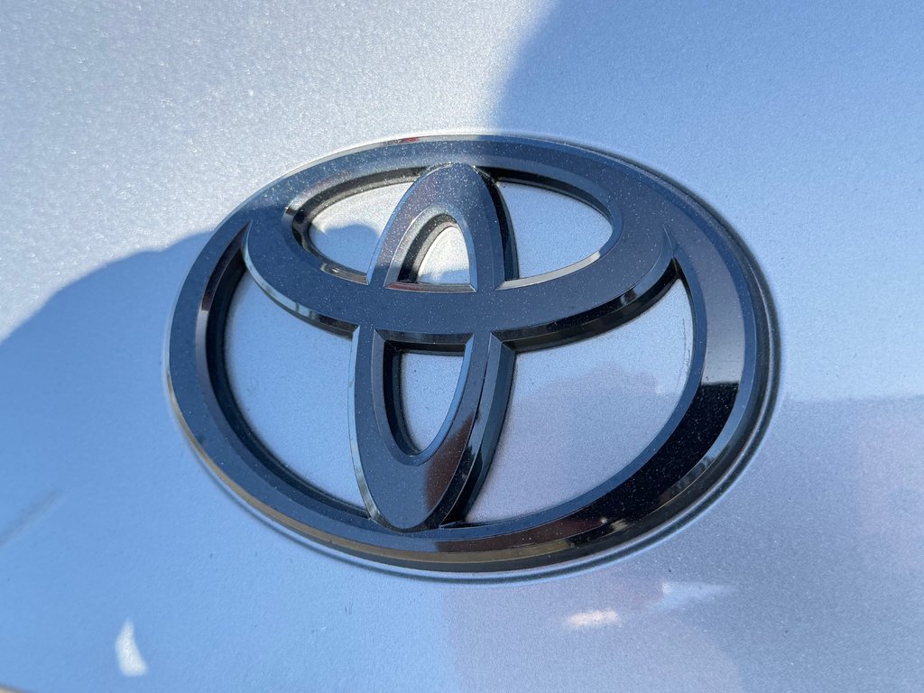 2025 Toyota Camry SE + GROUPE TOIT + AWD / MOINS CHER AU QUÉBEC / in Thetford Mines, Quebec - 11 - w1024h768px