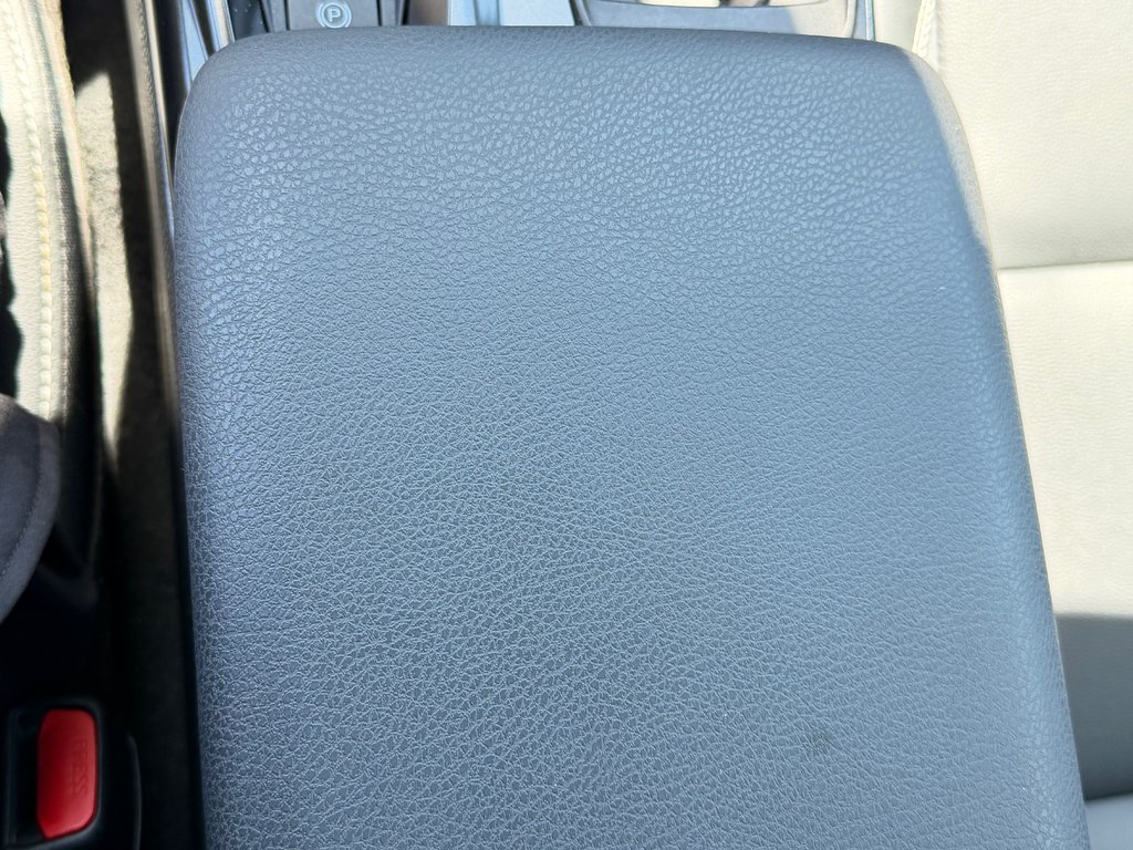 Toyota Camry SE GROUPE TOIT / HYBRIDE / TRÈS ÉCONOMIQUE / 2025 à Thetford Mines, Québec - 48 - w1024h768px