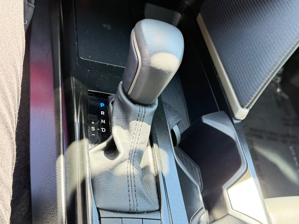 Toyota Camry SE GROUPE TOIT / HYBRIDE / TRÈS ÉCONOMIQUE / 2025 à Thetford Mines, Québec - 45 - w1024h768px