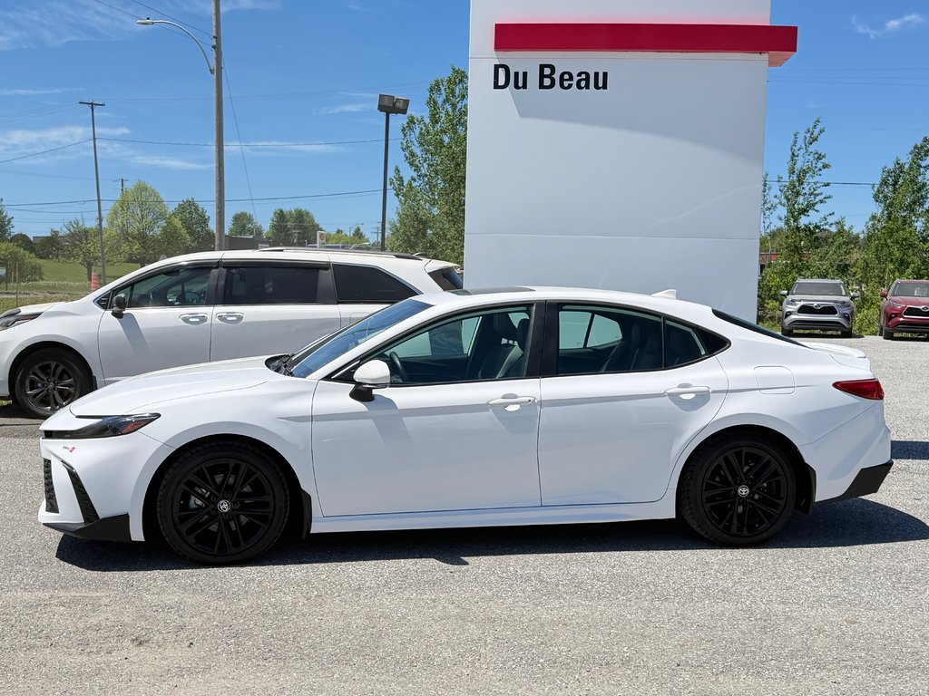 Toyota Camry SE GROUPE TOIT / HYBRIDE / TRÈS ÉCONOMIQUE / 2025 à Thetford Mines, Québec - 8 - w1024h768px
