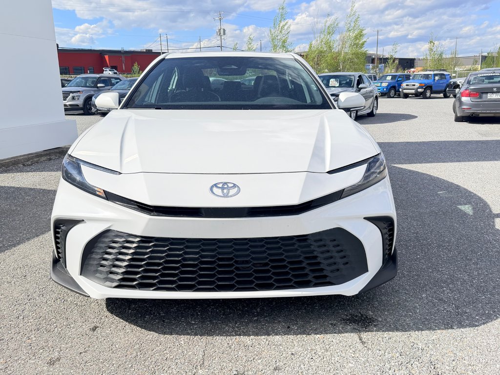 2025 Toyota Camry ** EN PREPARATION ** SE GROUPE TOIT / HYBRIDE / TRÈS ÉCONOMIQUE / in Thetford Mines, Quebec - 2 - w1024h768px
