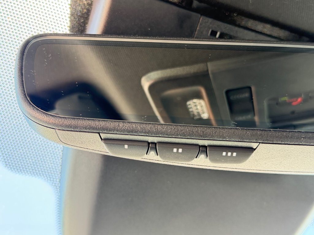 Toyota Camry SE GROUPE TOIT / HYBRIDE / TRÈS ÉCONOMIQUE / 2025 à Thetford Mines, Québec - 51 - w1024h768px