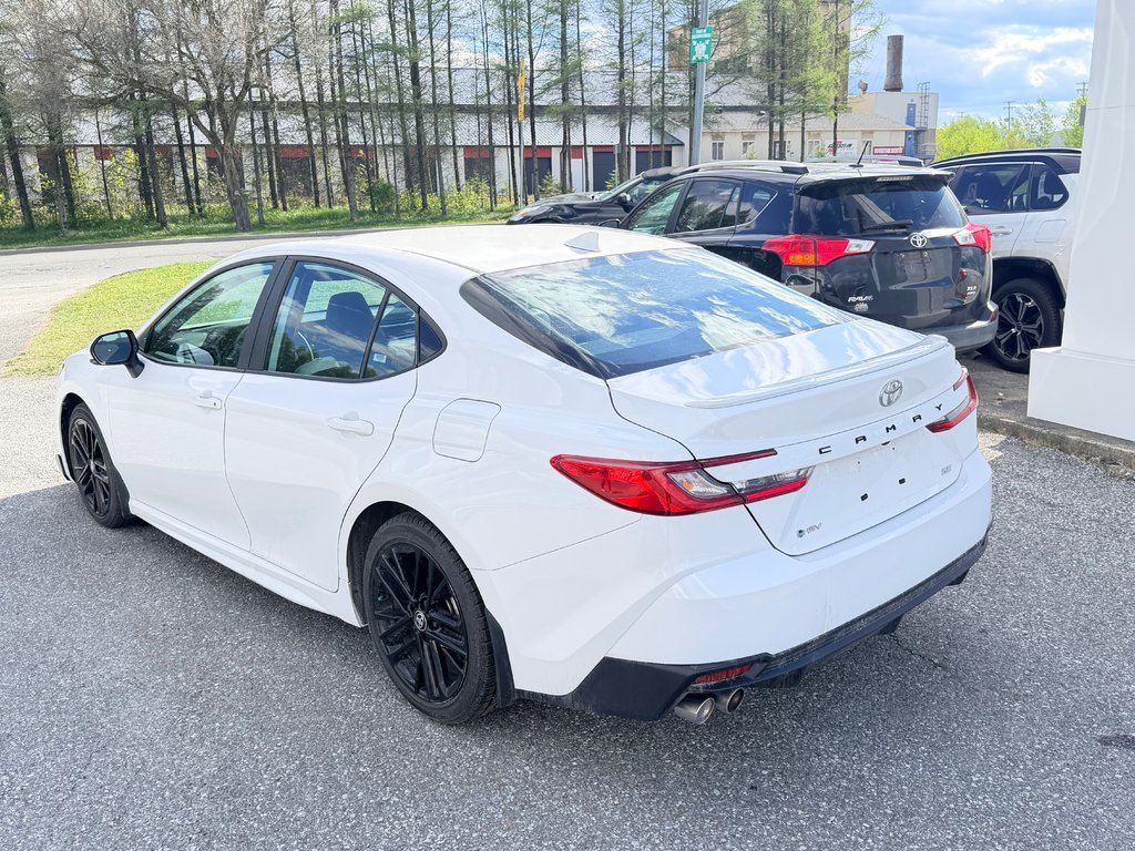 2025 Toyota Camry ** EN PREPARATION ** SE GROUPE TOIT / HYBRIDE / TRÈS ÉCONOMIQUE / in Thetford Mines, Quebec - 4 - w1024h768px