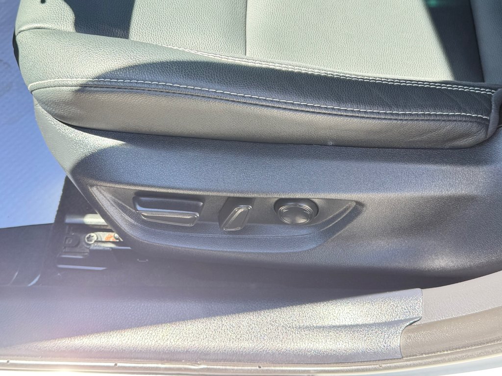 Toyota Camry SE GROUPE TOIT / HYBRIDE / TRÈS ÉCONOMIQUE / 2025 à Thetford Mines, Québec - 29 - w1024h768px