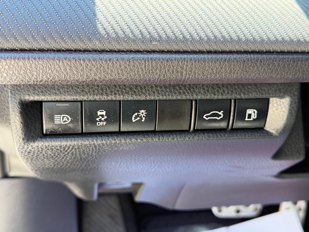 Toyota Camry SE GROUPE TOIT / HYBRIDE / TRÈS ÉCONOMIQUE / 2025 à Thetford Mines, Québec - 32 - w1024h768px
