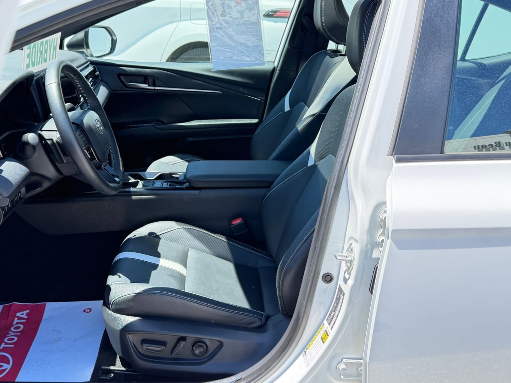 Toyota Camry SE GROUPE TOIT / HYBRIDE / TRÈS ÉCONOMIQUE / 2025 à Thetford Mines, Québec - 28 - w1024h768px