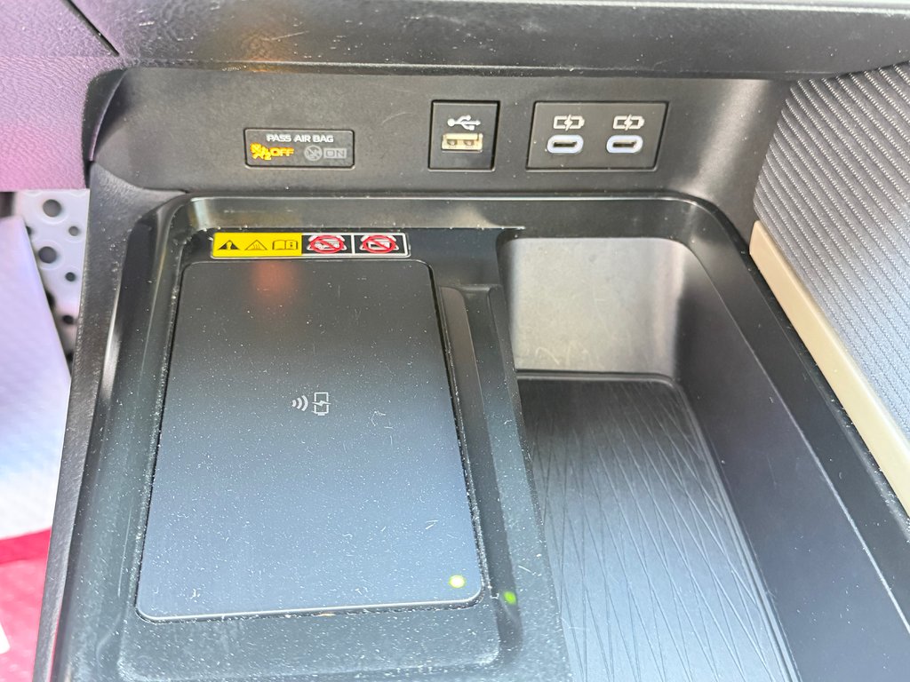 Toyota Camry SE GROUPE TOIT / HYBRIDE / TRÈS ÉCONOMIQUE / 2025 à Thetford Mines, Québec - 44 - w1024h768px