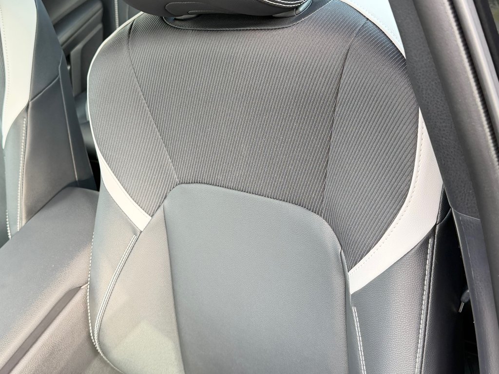 Toyota Camry HYBRIDE SE / SHOWROOM / 2026 à Thetford Mines, Québec - 32 - w1024h768px