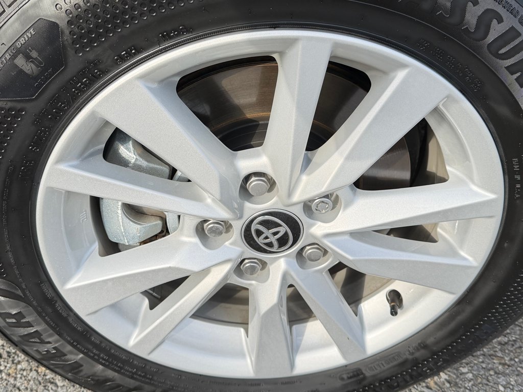 Toyota Camry HYBRIDE SE / SHOWROOM / 2026 à Thetford Mines, Québec - 14 - w1024h768px