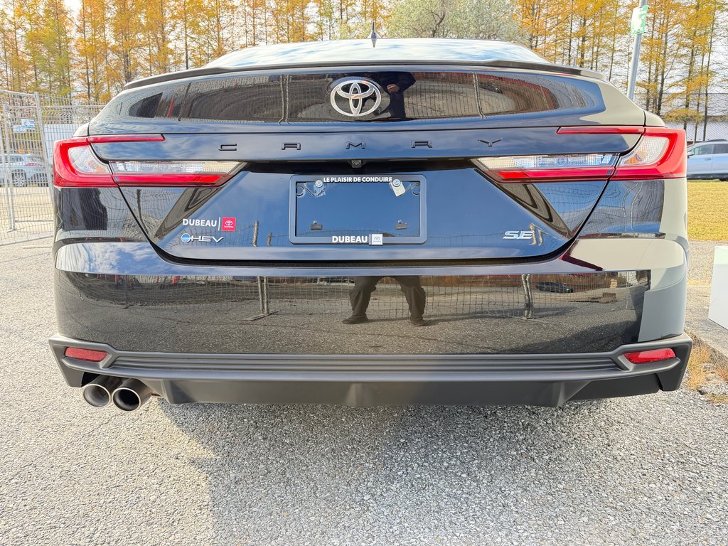 Toyota Camry HYBRIDE SE / SHOWROOM / 2026 à Thetford Mines, Québec - 24 - w1024h768px