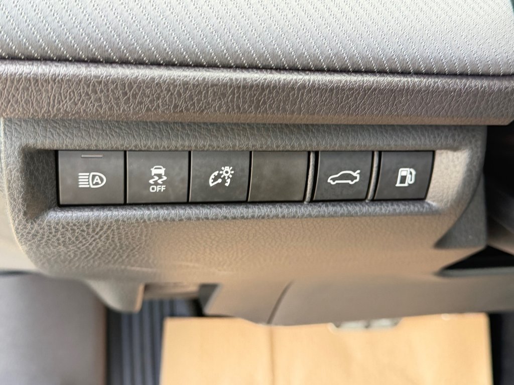 Toyota Camry HYBRIDE SE / SHOWROOM / 2026 à Thetford Mines, Québec - 33 - w1024h768px