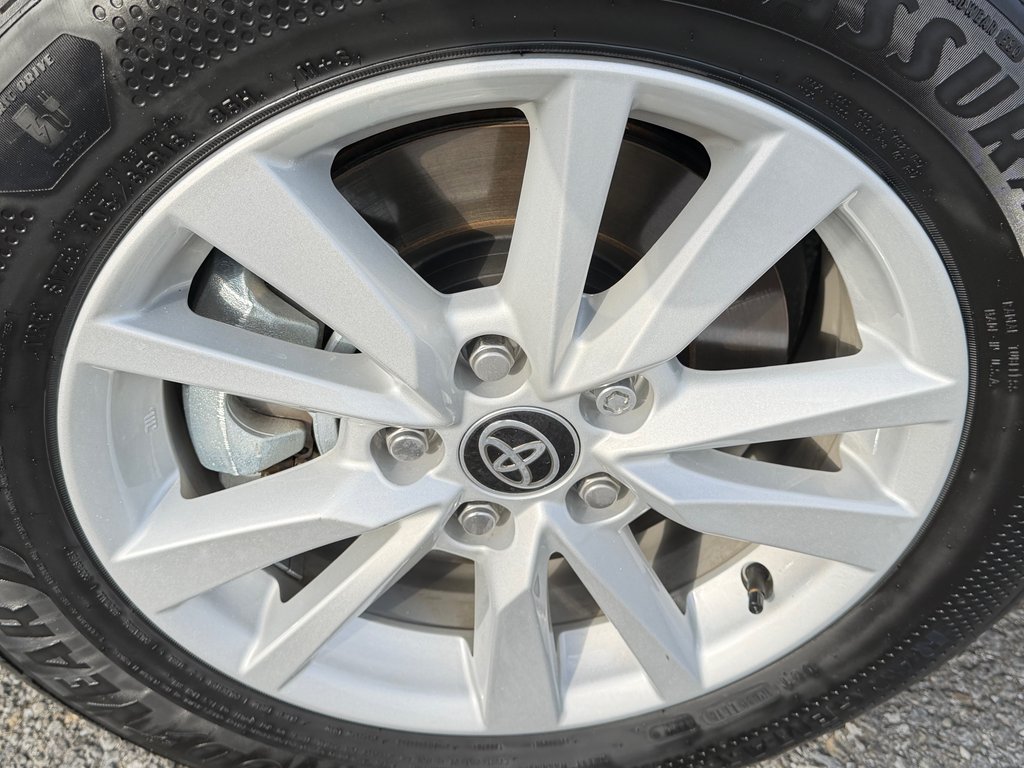 Toyota Camry HYBRIDE SE / SHOWROOM / 2026 à Thetford Mines, Québec - 15 - w1024h768px