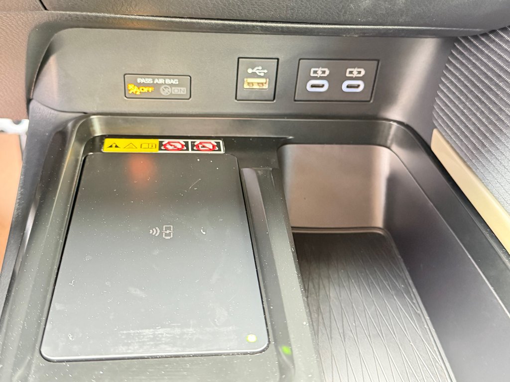 Toyota Camry HYBRIDE SE / SHOWROOM / 2026 à Thetford Mines, Québec - 43 - w1024h768px