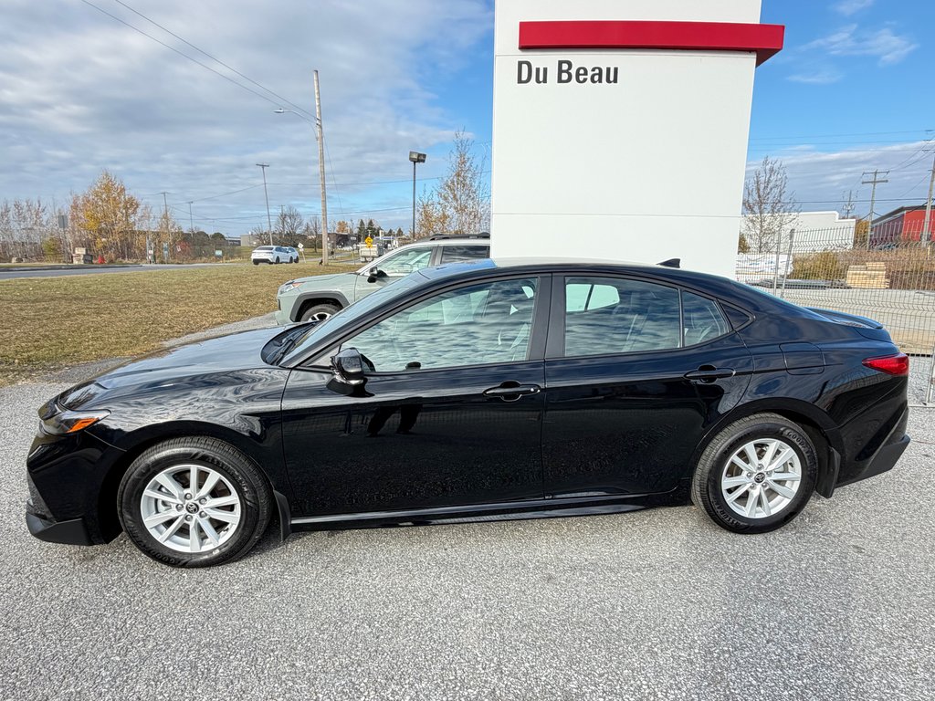 Toyota Camry HYBRIDE SE / SHOWROOM / 2026 à Thetford Mines, Québec - 8 - w1024h768px