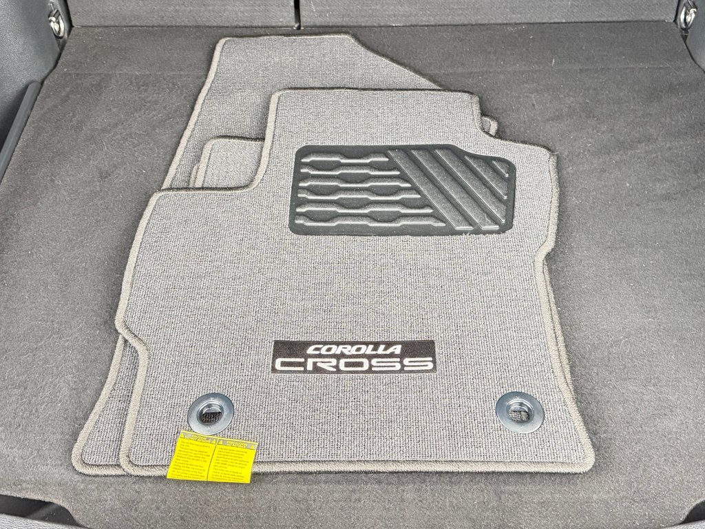 2022 Toyota Corolla Cross LE AWD / EXCELLENT VUS A PETIT PRIX / in Thetford Mines, Quebec - 56 - w1024h768px