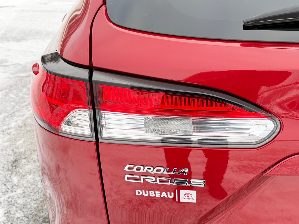 2022 Toyota Corolla Cross LE AWD / EXCELLENT VUS A PETIT PRIX / in Thetford Mines, Quebec - 21 - w1024h768px