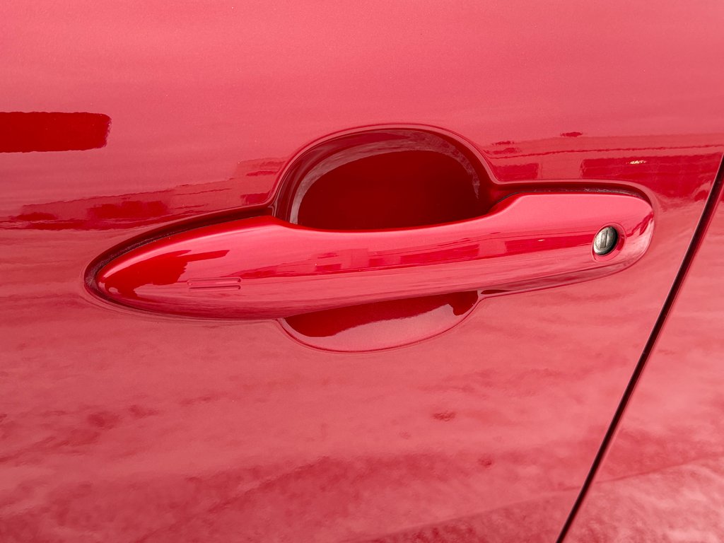 2022 Toyota Corolla Cross LE AWD / EXCELLENT VUS A PETIT PRIX / in Thetford Mines, Quebec - 18 - w1024h768px