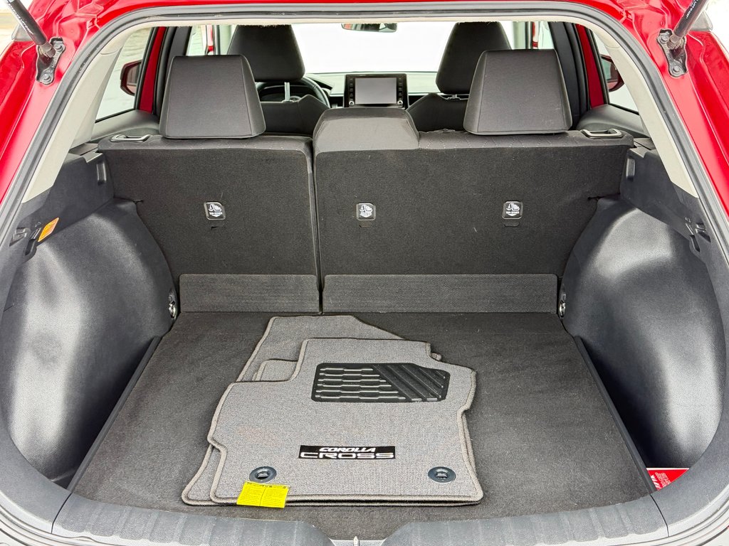 2022 Toyota Corolla Cross LE AWD / EXCELLENT VUS A PETIT PRIX / in Thetford Mines, Quebec - 55 - w1024h768px