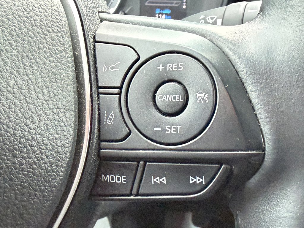 2022 Toyota Corolla Cross LE AWD / EXCELLENT VUS A PETIT PRIX / in Thetford Mines, Quebec - 35 - w1024h768px