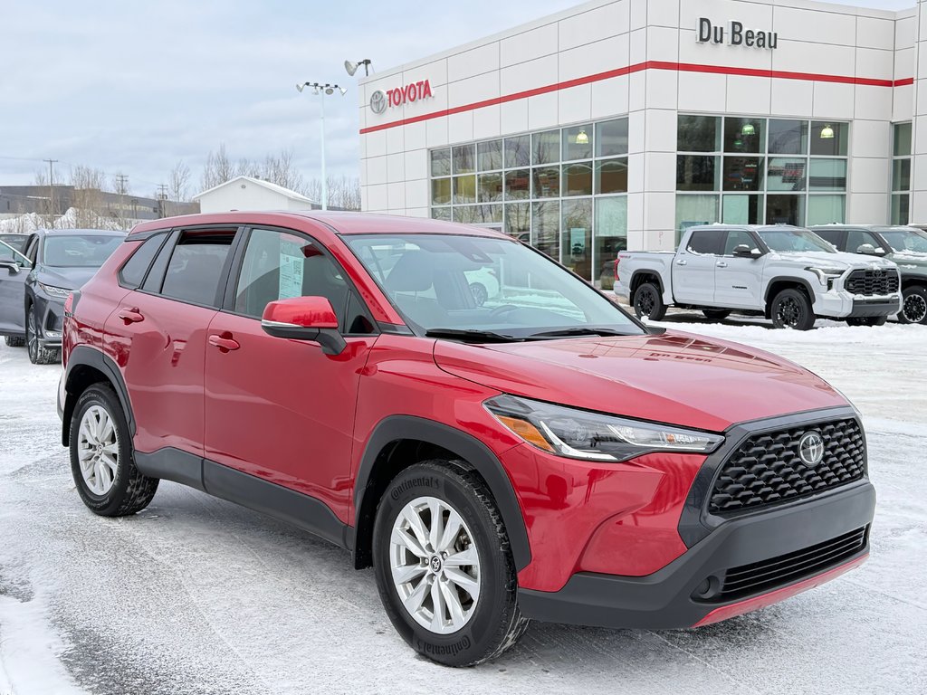 2022 Toyota Corolla Cross LE AWD / EXCELLENT VUS A PETIT PRIX / in Thetford Mines, Quebec - 3 - w1024h768px