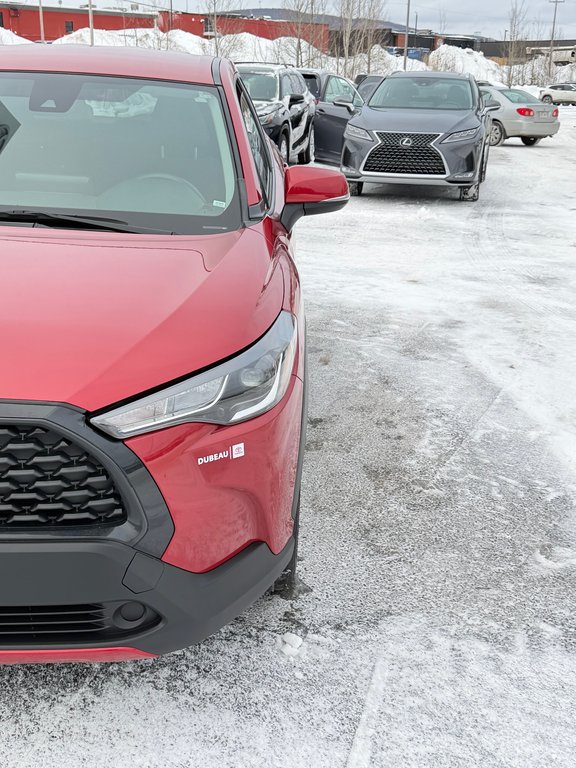 2022 Toyota Corolla Cross LE AWD / EXCELLENT VUS A PETIT PRIX / in Thetford Mines, Quebec - 9 - w1024h768px