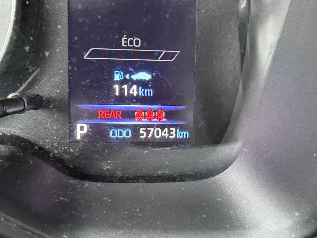 2022 Toyota Corolla Cross LE AWD / EXCELLENT VUS A PETIT PRIX / in Thetford Mines, Quebec - 37 - w1024h768px