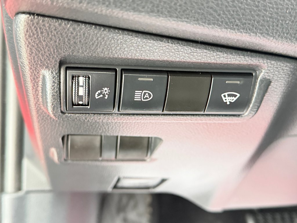 2022 Toyota Corolla Cross LE AWD / EXCELLENT VUS A PETIT PRIX / in Thetford Mines, Quebec - 30 - w1024h768px