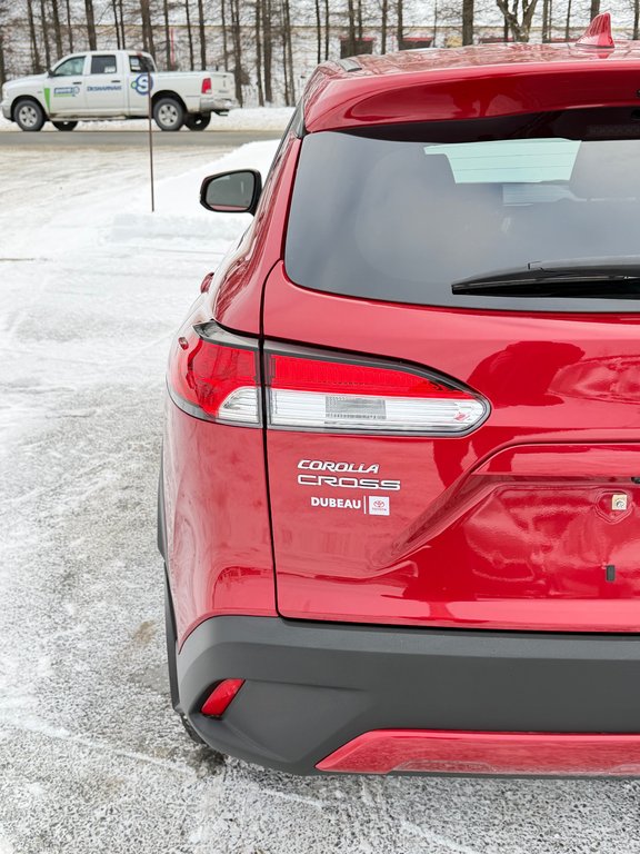 2022 Toyota Corolla Cross LE AWD / EXCELLENT VUS A PETIT PRIX / in Thetford Mines, Quebec - 20 - w1024h768px