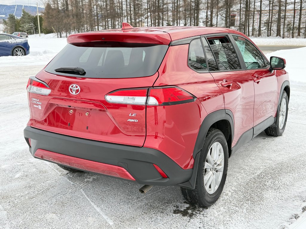 2022 Toyota Corolla Cross LE AWD / EXCELLENT VUS A PETIT PRIX / in Thetford Mines, Quebec - 4 - w1024h768px