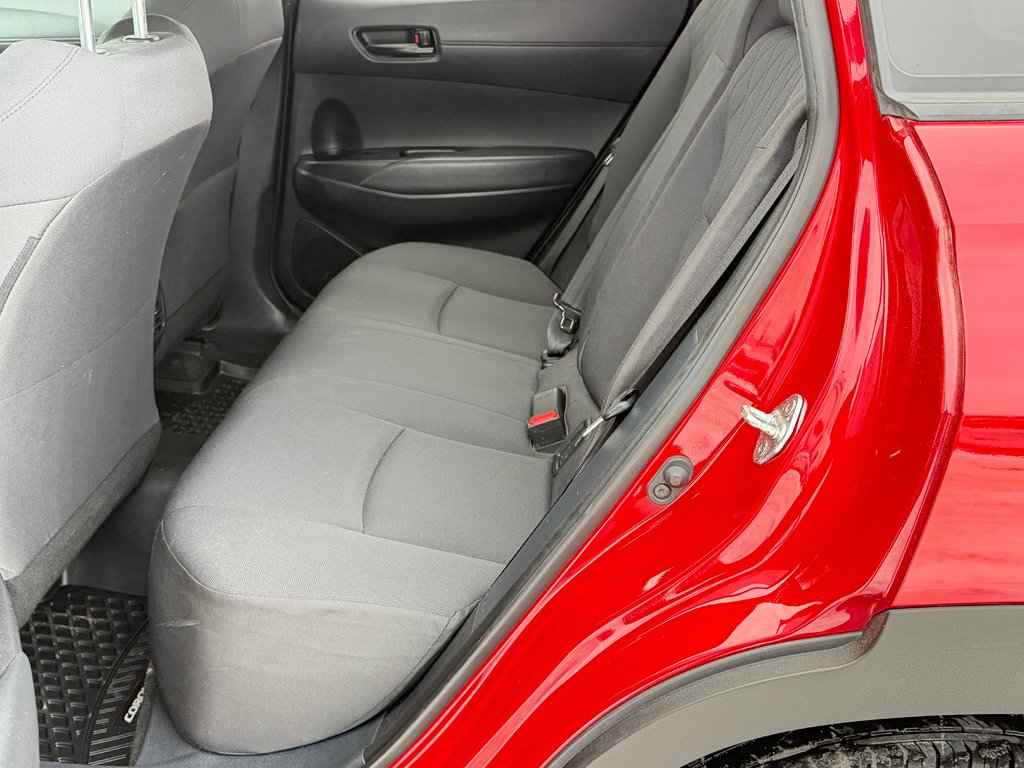 2022 Toyota Corolla Cross LE AWD / EXCELLENT VUS A PETIT PRIX / in Thetford Mines, Quebec - 53 - w1024h768px