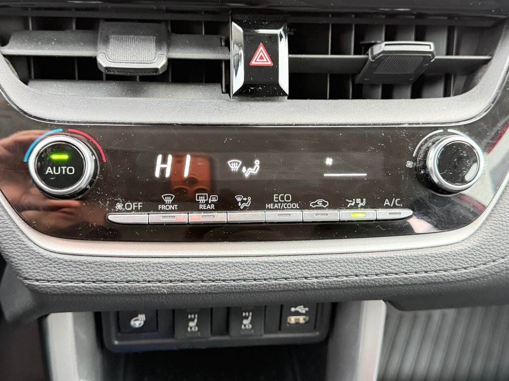 2022 Toyota Corolla Cross LE AWD / EXCELLENT VUS A PETIT PRIX / in Thetford Mines, Quebec - 40 - w1024h768px