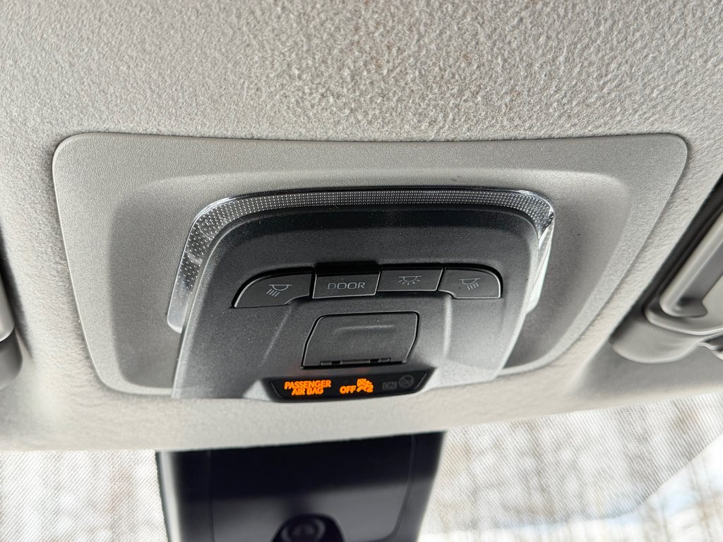 2022 Toyota Corolla Cross LE AWD / EXCELLENT VUS A PETIT PRIX / in Thetford Mines, Quebec - 50 - w1024h768px