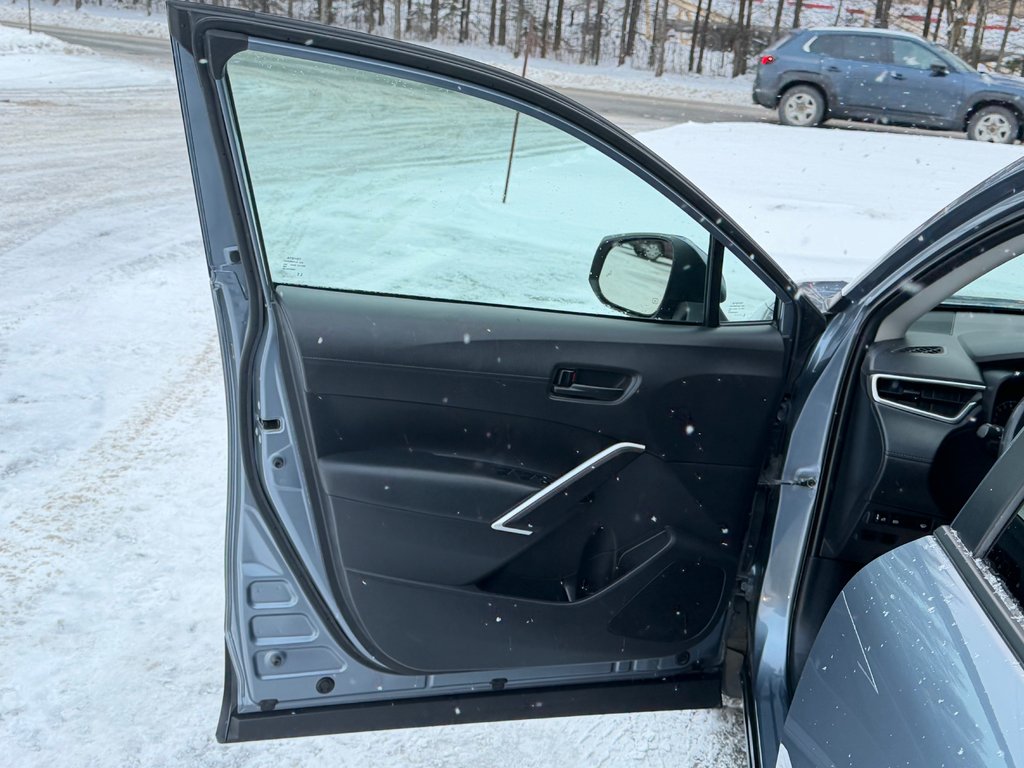 2022 Toyota Corolla Cross LE / COMME NEUF / PRIX IMBATTABLE !!! / in Thetford Mines, Quebec - 26 - w1024h768px