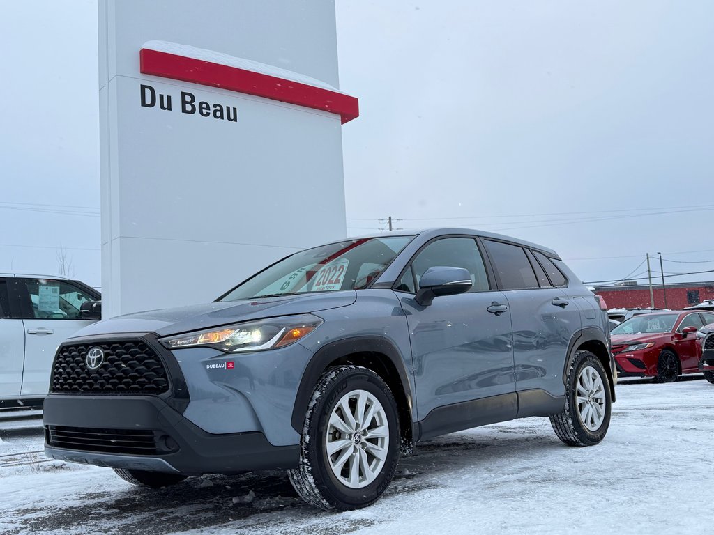 2022 Toyota Corolla Cross LE / COMME NEUF / PRIX IMBATTABLE !!! / in Thetford Mines, Quebec - 2 - w1024h768px