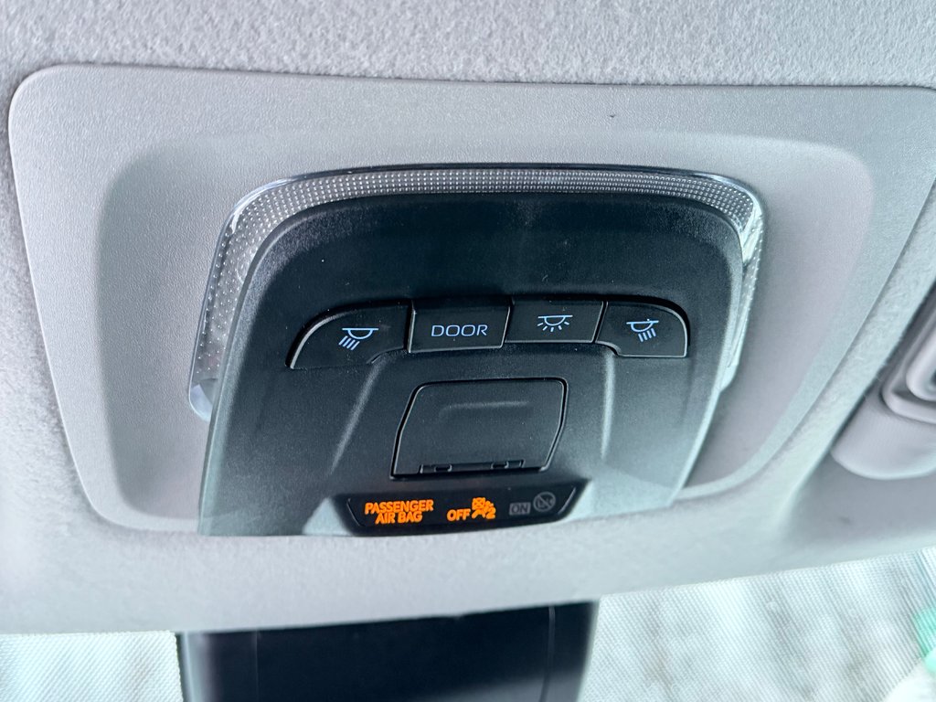 2022 Toyota Corolla Cross LE / COMME NEUF / PRIX IMBATTABLE !!! / in Thetford Mines, Quebec - 50 - w1024h768px