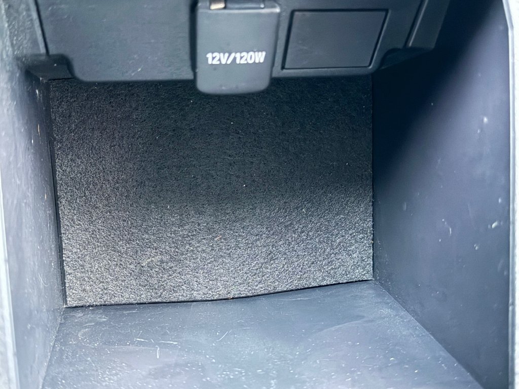 2022 Toyota Corolla Cross LE / COMME NEUF / PRIX IMBATTABLE !!! / in Thetford Mines, Quebec - 48 - w1024h768px