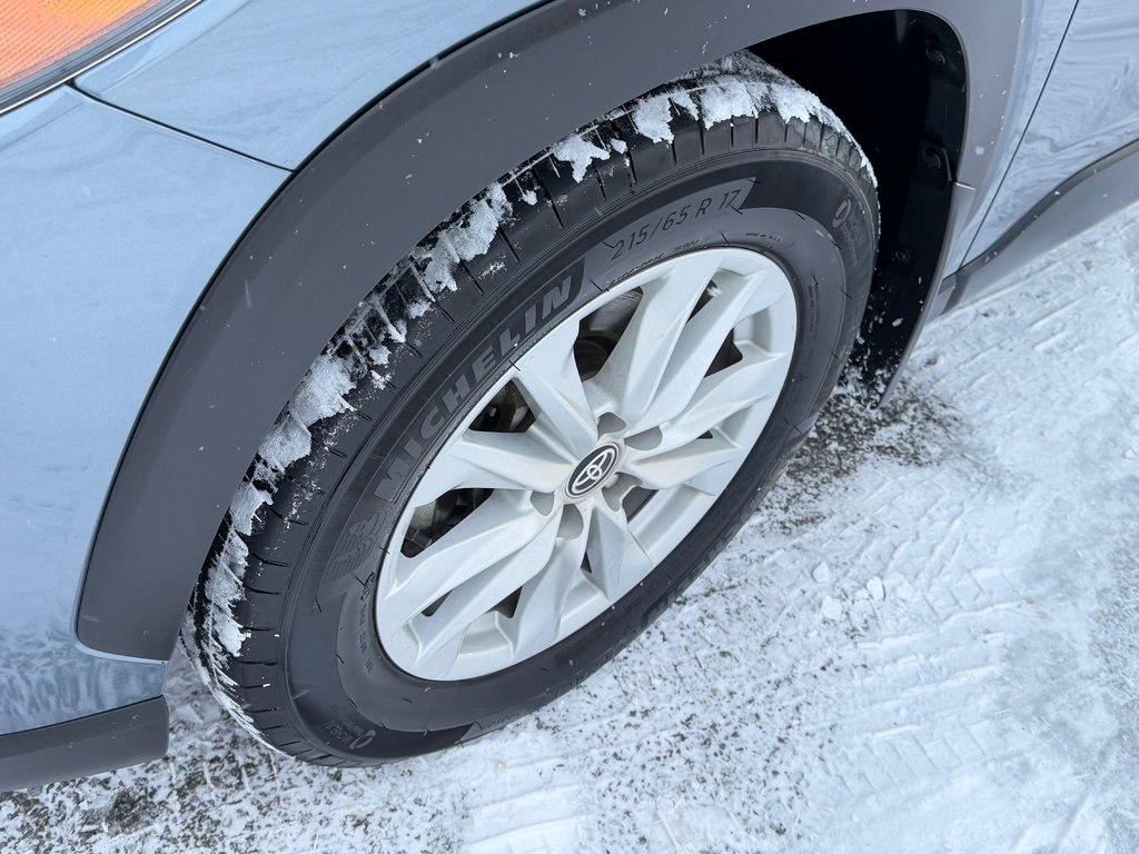 2022 Toyota Corolla Cross LE / COMME NEUF / PRIX IMBATTABLE !!! / in Thetford Mines, Quebec - 14 - w1024h768px