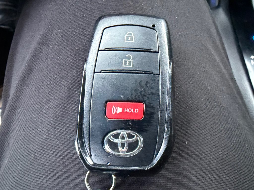 2022 Toyota Corolla Cross LE / COMME NEUF / PRIX IMBATTABLE !!! / in Thetford Mines, Quebec - 51 - w1024h768px