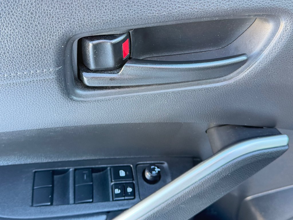 2022 Toyota Corolla Cross LE PREMIUM AWD / PRIX IMBATTABLE / FIABILITÉ / in Thetford Mines, Quebec - 28 - w1024h768px