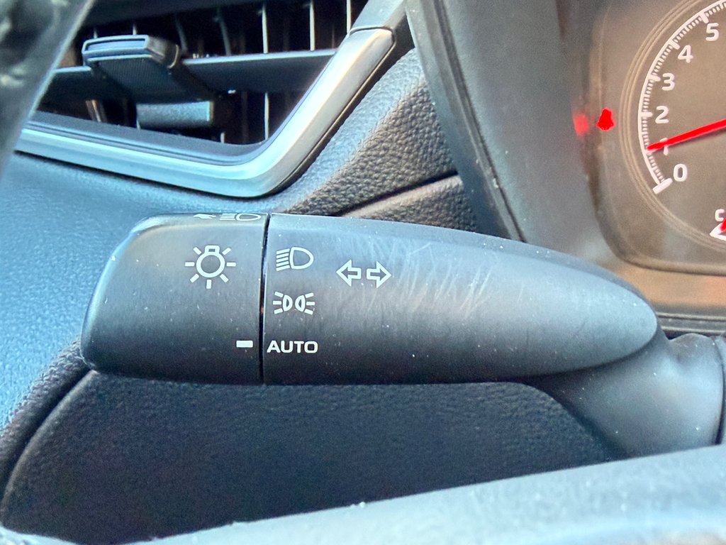 2022 Toyota Corolla Cross LE PREMIUM AWD / PRIX IMBATTABLE / FIABILITÉ / in Thetford Mines, Quebec - 37 - w1024h768px