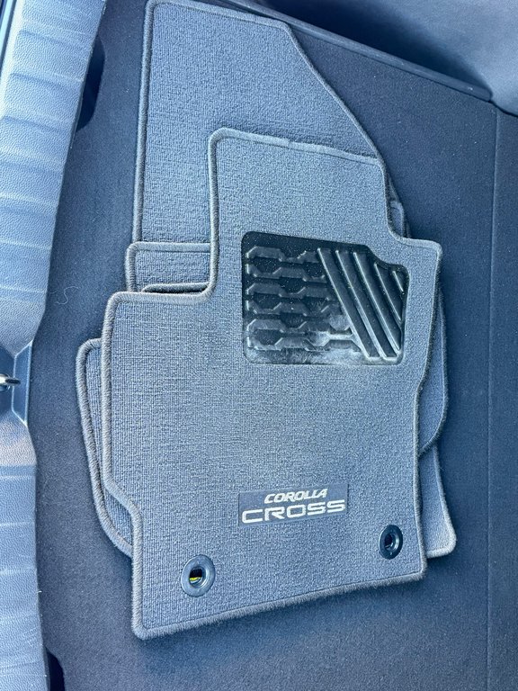 2022 Toyota Corolla Cross LE PREMIUM AWD / PRIX IMBATTABLE / FIABILITÉ / in Thetford Mines, Quebec - 59 - w1024h768px