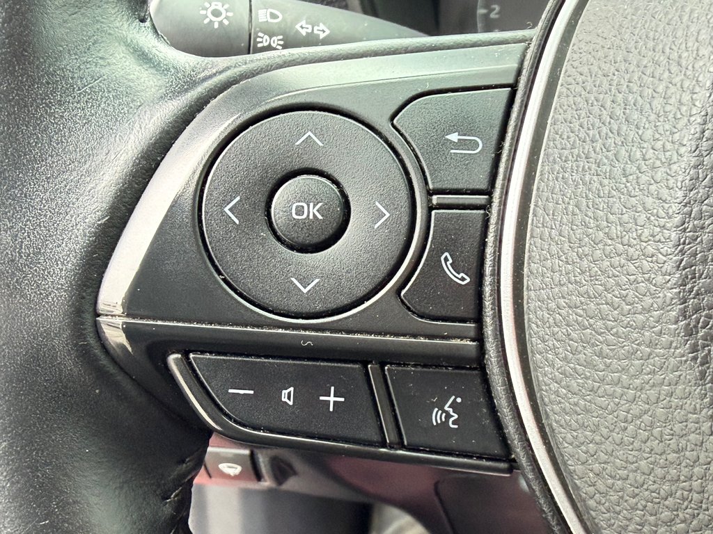 2022 Toyota Corolla Cross LE AWD + TOIT / CARFAX 17.000$ / AUBAINE / in Thetford Mines, Quebec - 37 - w1024h768px