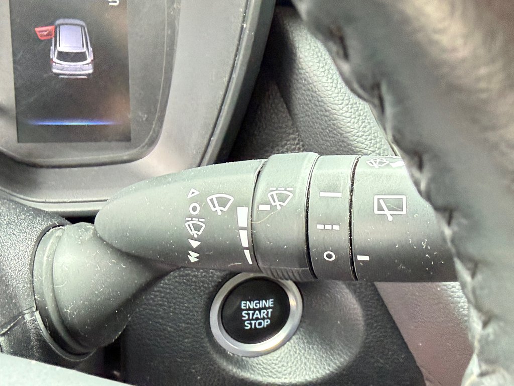 2022 Toyota Corolla Cross LE AWD + TOIT / CARFAX 17.000$ / AUBAINE / in Thetford Mines, Quebec - 40 - w1024h768px