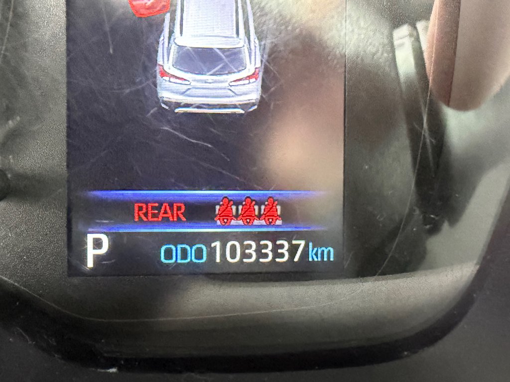 2022 Toyota Corolla Cross LE AWD + TOIT / CARFAX 17.000$ / AUBAINE / in Thetford Mines, Quebec - 41 - w1024h768px