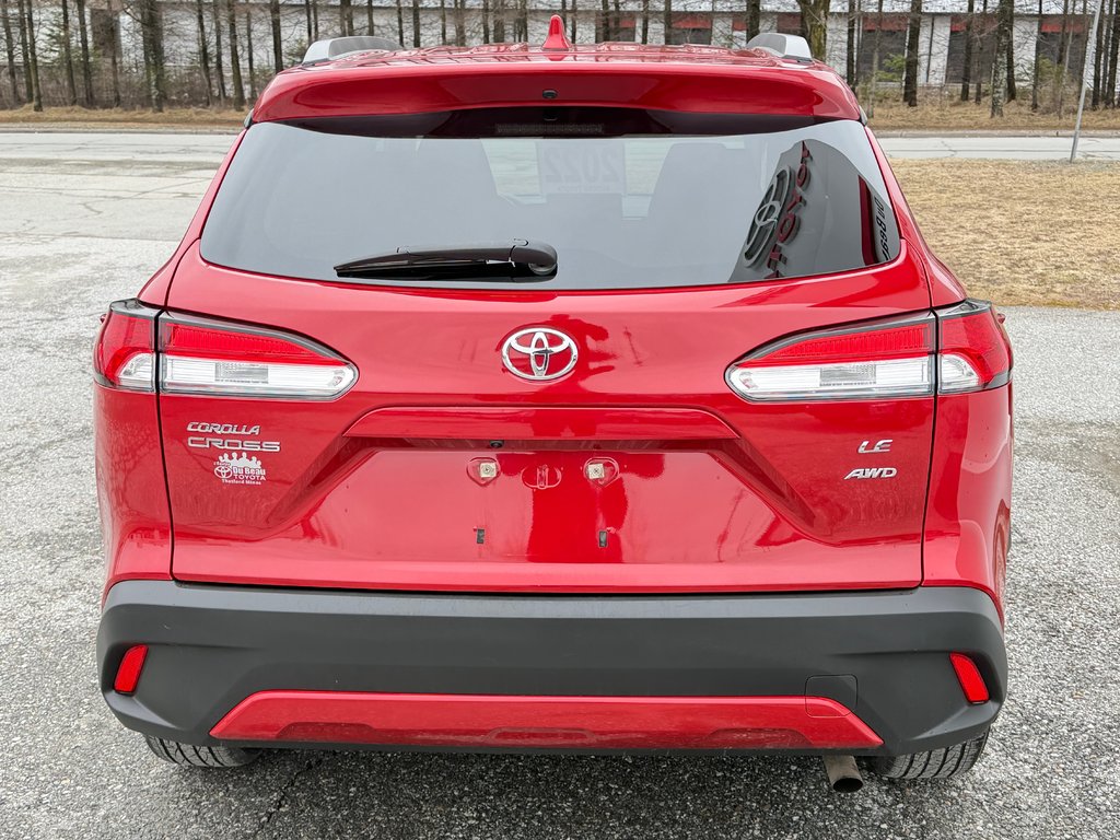 2022 Toyota Corolla Cross LE AWD + TOIT / CARFAX 17.000$ / AUBAINE / in Thetford Mines, Quebec - 6 - w1024h768px