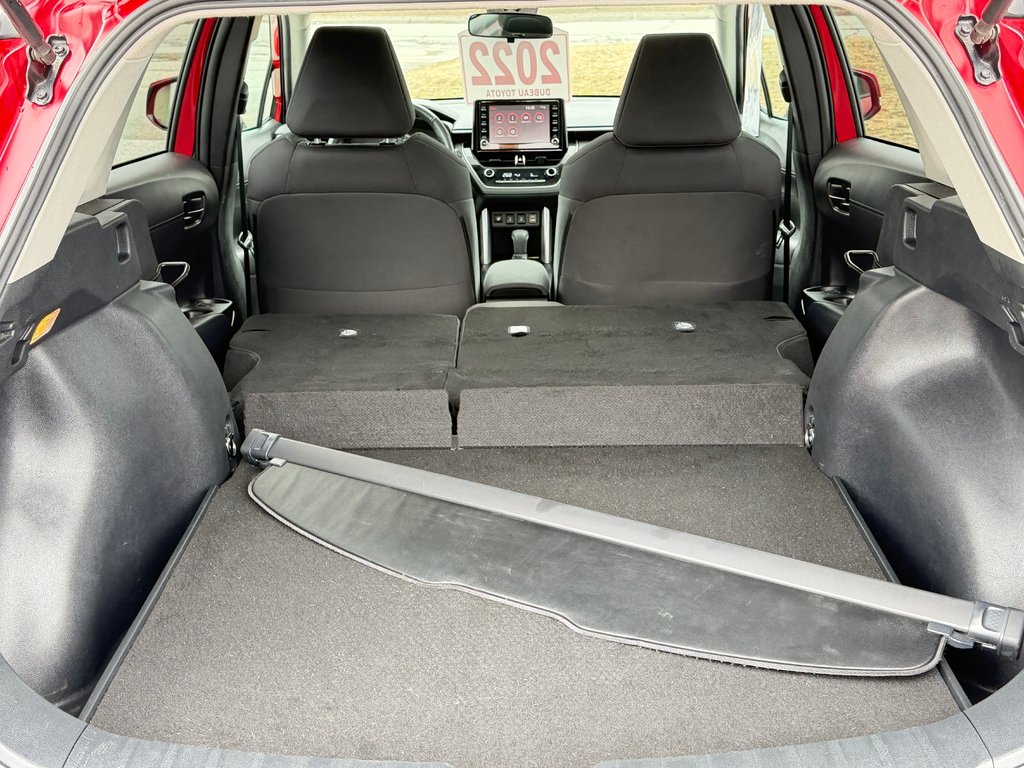 2022 Toyota Corolla Cross LE AWD + TOIT / CARFAX 17.000$ / AUBAINE / in Thetford Mines, Quebec - 62 - w1024h768px